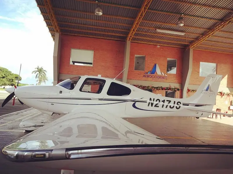 Cirrus Cirrus SR20
